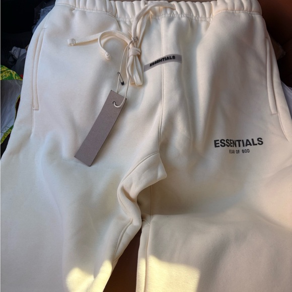 Fear of God Essentials Off-White whole set (unisex because it fits women too) - Picture 2 of 6